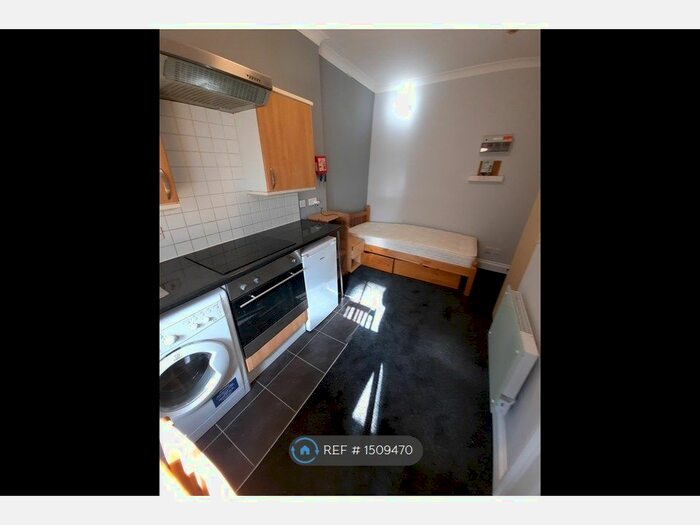 Studio To Rent In Hatherley Grove, London, W2