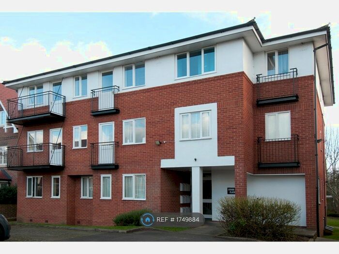 2 Bedroom Flat To Rent In Cedars House, Maidenhead, SL6