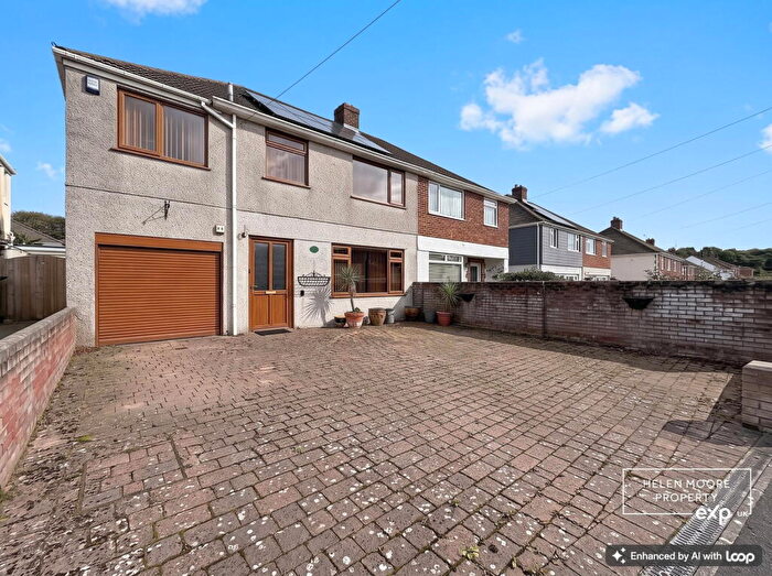 4 Bedroom Semi-Detached House For Sale In Larkham Lane, Plympton, Plymouth, PL7