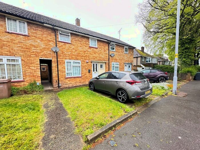 2 Bedroom Terraced House To Rent In Birdsfoot Lane, Luton, Bedfordshire, LU3