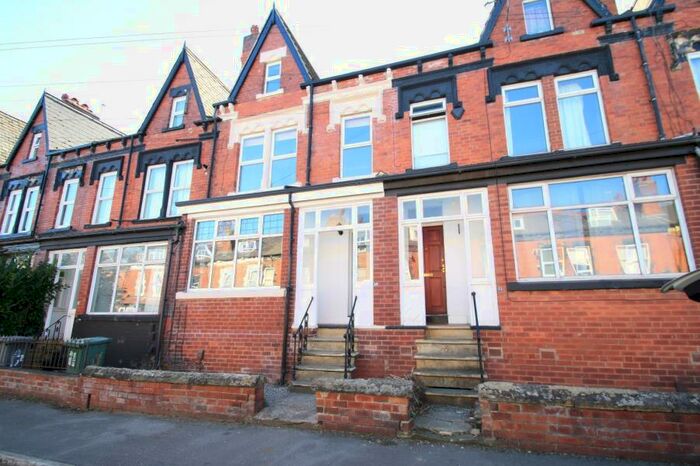 4 Bedroom Terraced House To Rent In Roman Place, Roundhay, Leeds, LS8