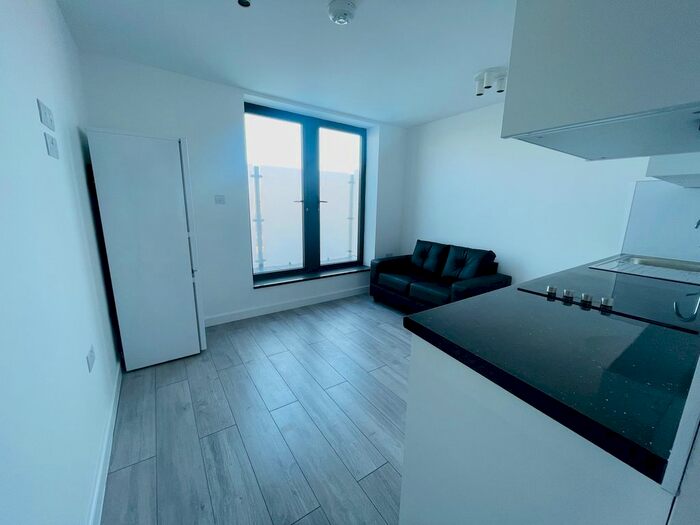 1 Bedroom Flat To Rent In Balham High Road, London, SW12