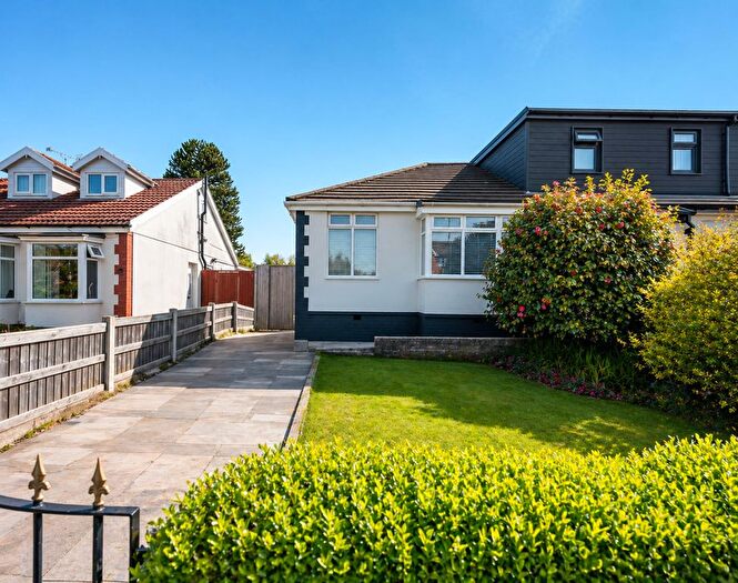 2 Bedroom Semi-Detached Bungalow For Sale In Lordsgate Lane, Burscough, L40