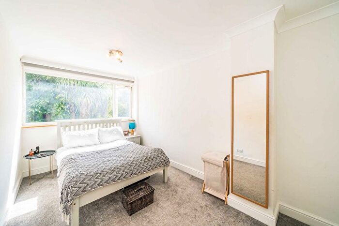 3 Bedroom Semi-Detached House For Sale In Whitton Road, Whitton, Hounslow, TW3