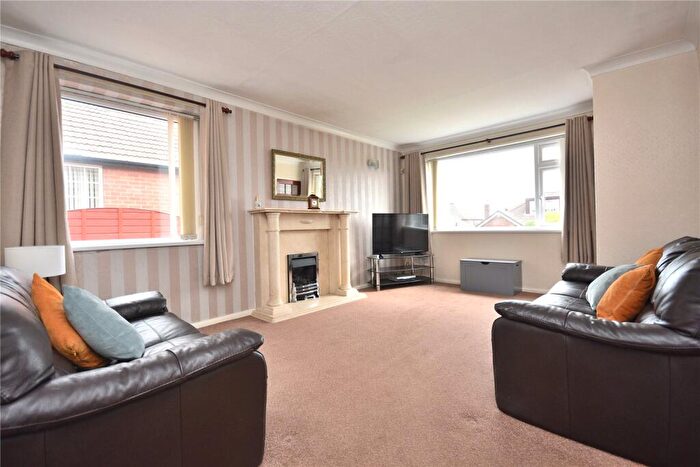 3 Bedroom Bungalow For Sale In Kelmscott Lane, Leeds, West Yorkshire, LS15