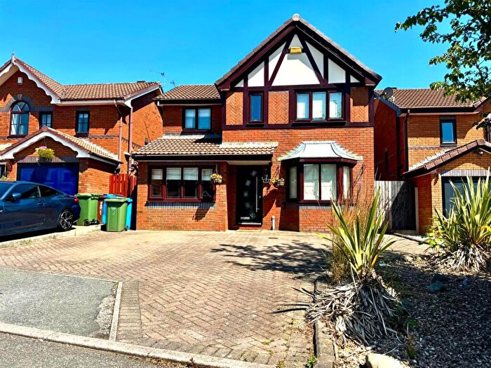 3 Bedroom Detached House For Sale In Harrop Fold, Oldham, OL8