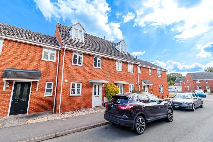 3 Bedroom Terraced House For Sale In Sprats Barn Crescent, Swindon, SN4