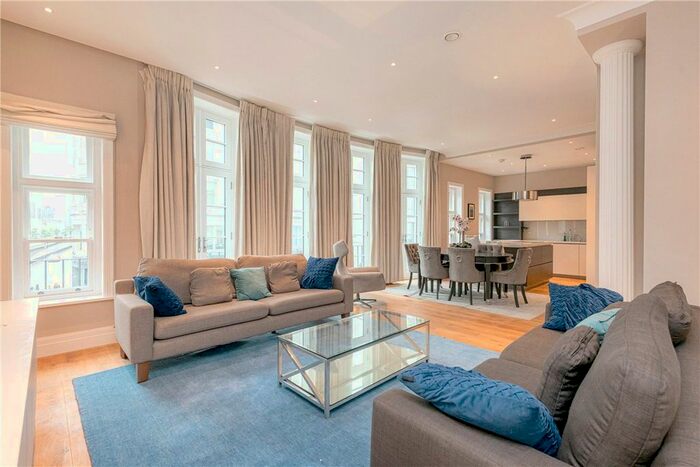 3 Bedroom Flat To Rent In Strand, Covent Garden, London, WC2R