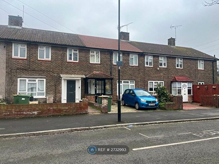 3 Bedroom Terraced House To Rent In Murray Square, London, E16