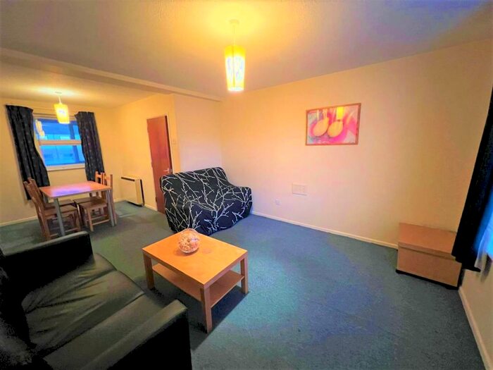 2 Bedroom Flat To Rent In Acorn Court, Liverpool, L8