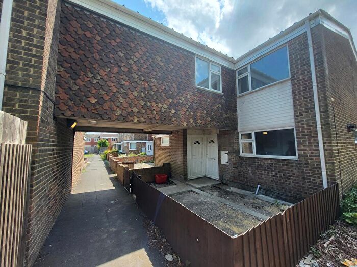4 Bedroom House To Rent In Islandsmead, Swindon, SN3
