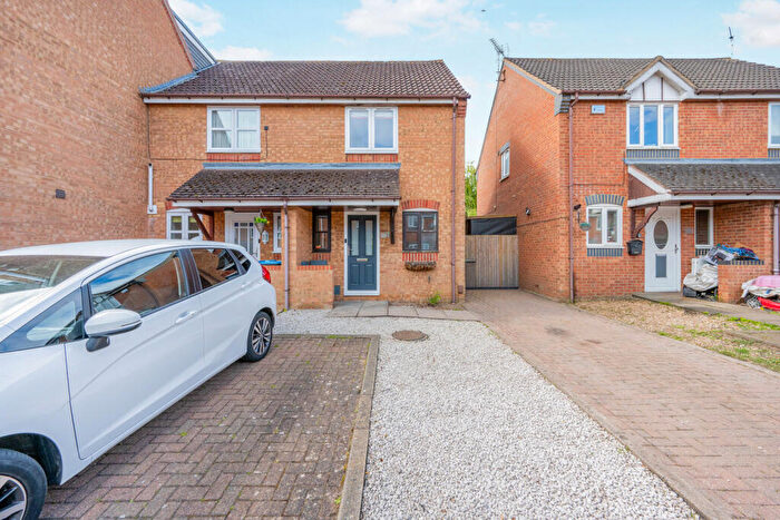 2 Bedroom Semi-Detached House To Rent In Smeaton Close, Blakelands, Milton Keynes, MK14