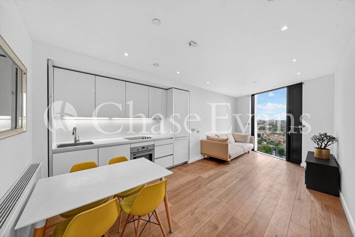 2 Bedroom Flat For Sale In The Strata, Walworth Road, Elephant Amp; Castle, London, SE1