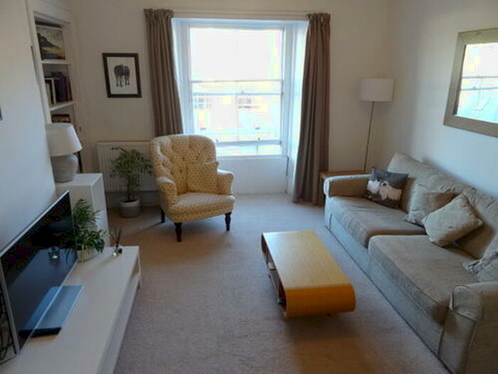 2 Bedroom Flat To Rent In St Stephen Street, Edinburgh, EH3