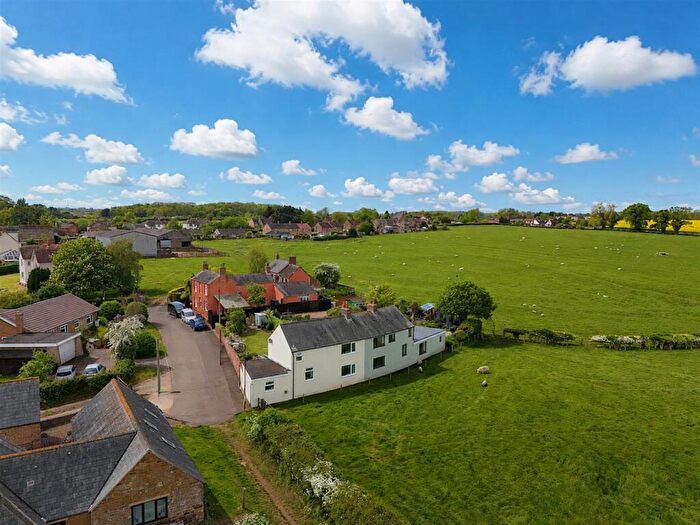 3 Bedroom House For Sale In Bridle Way, Cransley, Kettering, NN14