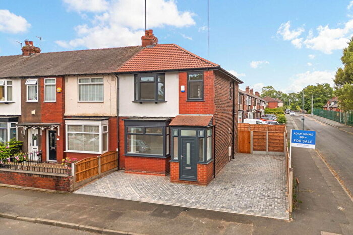 3 Bedroom Semi-Detached House For Sale In Spring Bank Avenue, Audenshaw, Manchester, M34