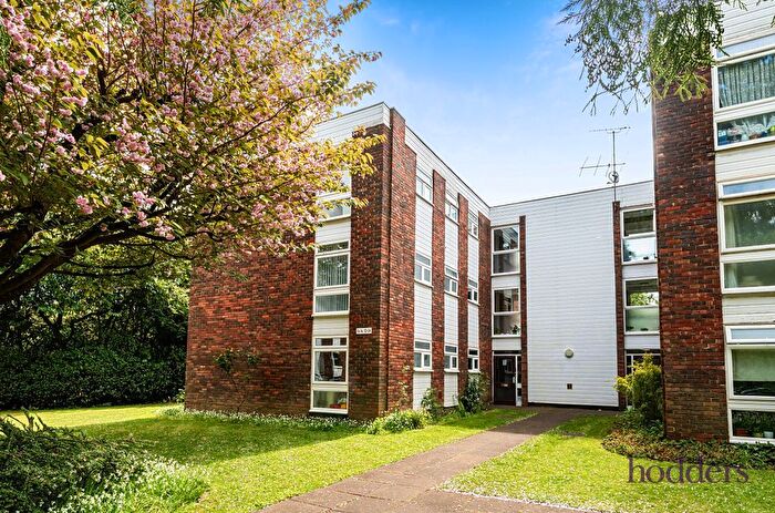 2 Bedroom Flat For Sale In Moat Court, Shaw Close, Ottershaw, Surrey, KT16