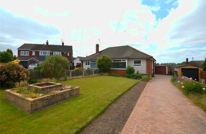 2 Bedroom Bungalow To Rent In Ainsworth Close, Denton, Manchester, M34