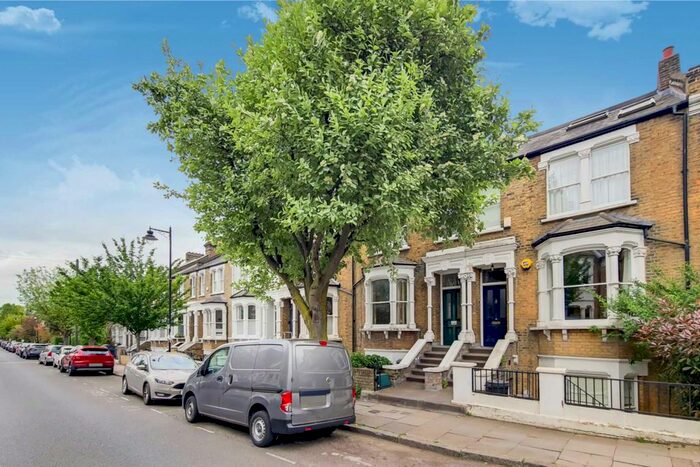 2 Bedroom Maisonette To Rent In Dresden Road, Whitehall Park, N19