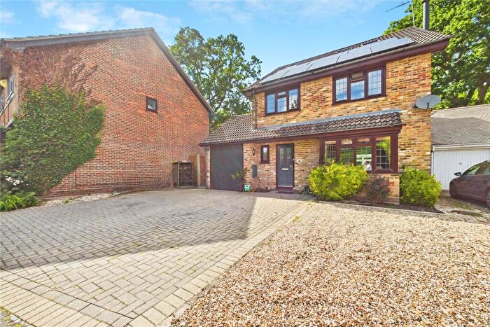 5 Bedroom Detached House For Sale In Dauntless Road, Burghfield Common, Reading, Berkshire, RG7