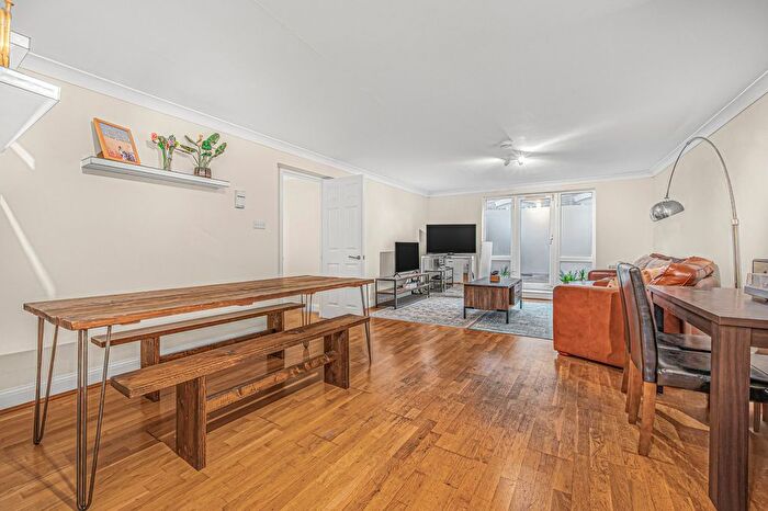 3 Bedroom Flat To Rent In King Amp; Queen Wharf, Rotherhithe Street, SE16