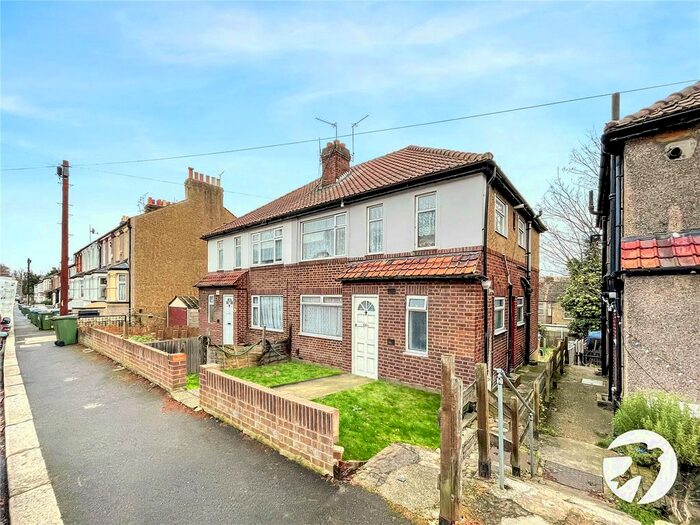 2 Bedroom Maisonette To Rent In Holly Hill Road, Erith, Kent DA8