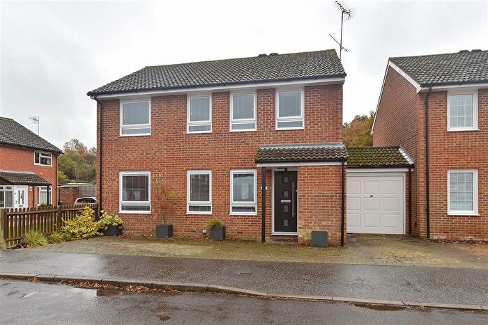 4 Bedroom Detached House For Sale In The Canter, Crawley, West Sussex, RH10