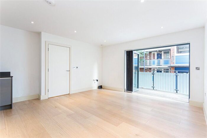 1 Bedroom Apartment To Rent In Whiston Road, Hackney, London, E2