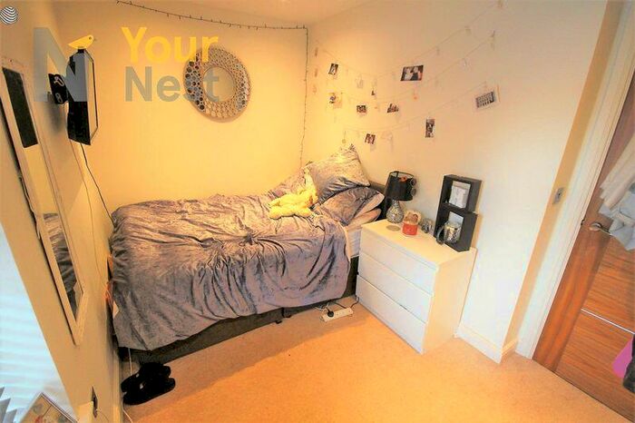2 Bedroom Apartment To Rent In Granby Street, Headingley, Leeds, LS6