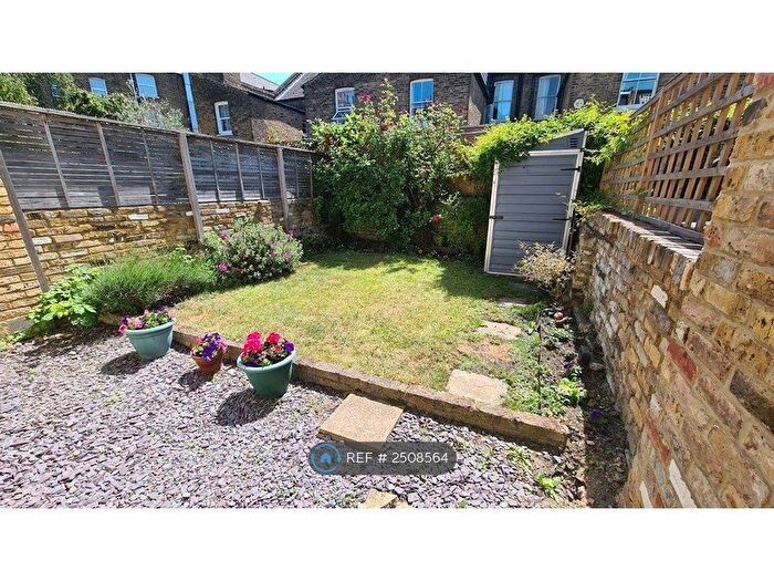 2 Bedroom Flat To Rent In Skelbrook Street, London, SW18