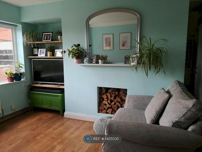 2 Bedroom Flat To Rent In Northwood Hall, London, N6