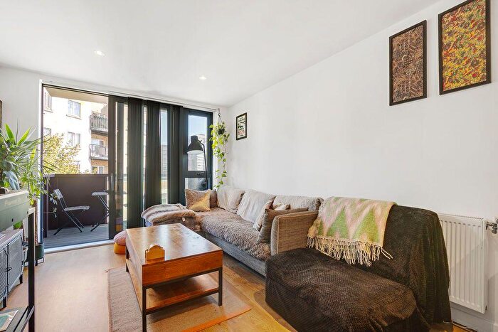 1 Bedroom Flat To Rent In Harford Street, Mile End, E1