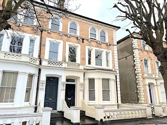 2 Bedroom Flat To Rent In Selborne Road, Hove, BN3