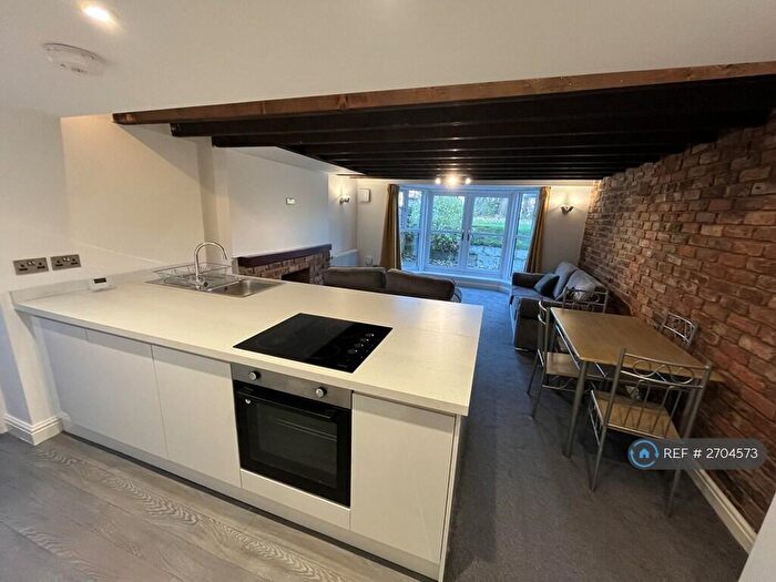 2 Bedroom Flat To Rent In Alexandra Road, Sale, M33