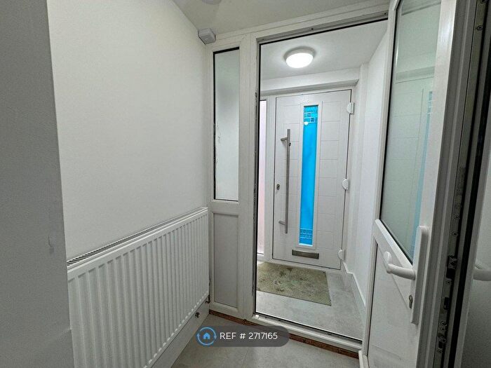 4 Bedroom Terraced House To Rent In Travellers Way, Hounslow, TW4