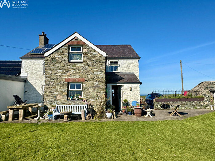 3 Bedroom Country House For Sale In Shadowfax Ranch, Llanfwrog, Anglesey, LL65