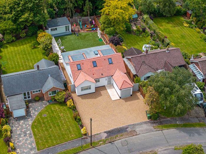 5 Bedroom Detached House For Sale In Devitt Close, Ashtead, KT21