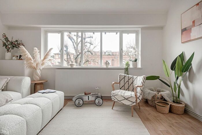 1 Bedroom Flat For Sale In Wesley Square, London, W11