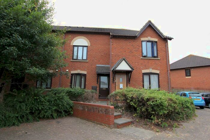 1 Bedroom Flat To Rent In Wadhurst Lane, Kents Hill, MK7