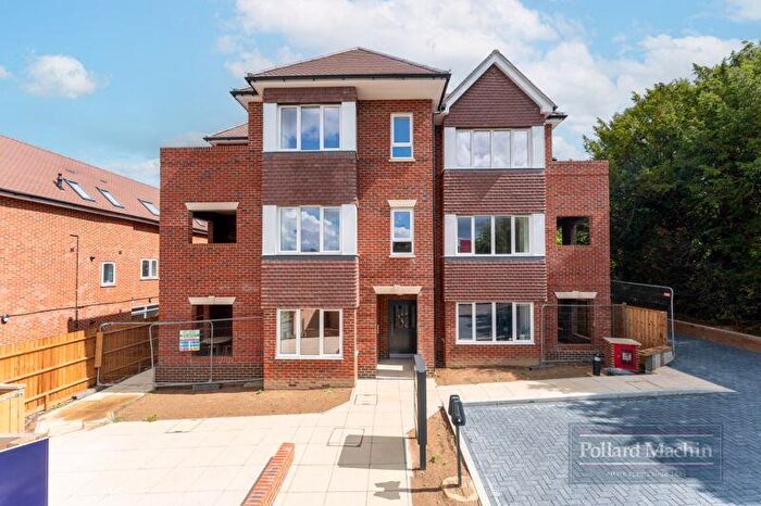 1 Bedroom Flat For Sale In Purley Downs Road, South Croydon, CR2
