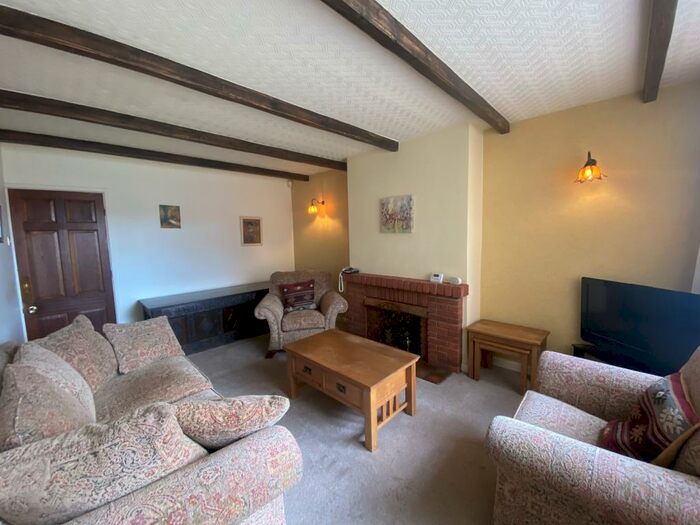 3 Bedroom Bungalow To Rent In Mostyn Street, Dukinfield, SK16