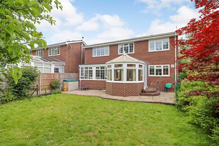 5 Bedroom Link Detached House For Sale In Ghyll Crescent, Horsham, RH13