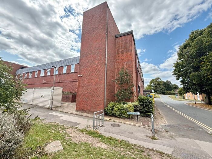 1 Bedroom Flat To Rent In Temple Moore House, Liscombe, Bracknell, RG12