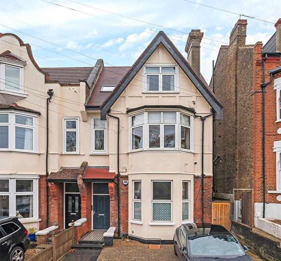 2 Bedroom Flat To Rent In St. Faiths Road, London, SE21