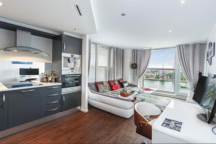 2 Bedroom Apartment For Sale In The Oxygen, Royal Victoria Dock, E16