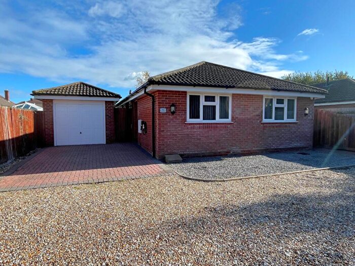 3 Bedroom Detached Bungalow For Sale In Holbury Drove, Holbury, SO45