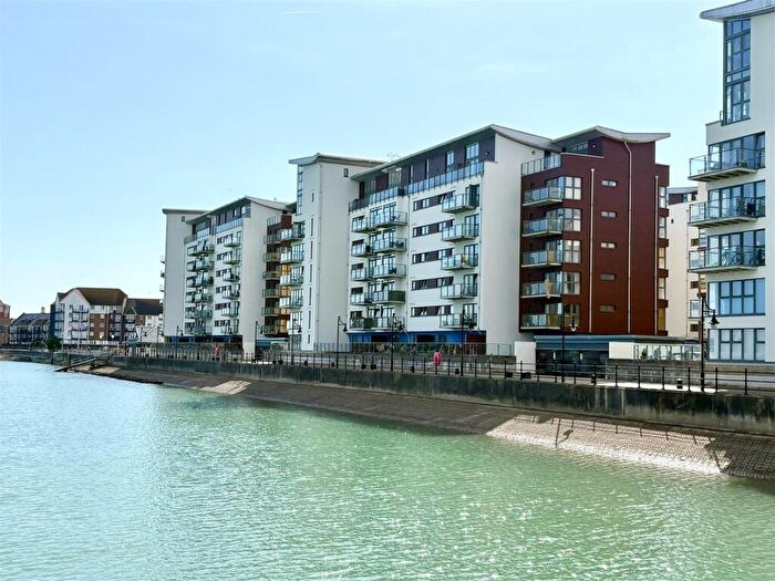 1 Bedroom Flat To Rent In Midway Quay, Eastbourne, BN23