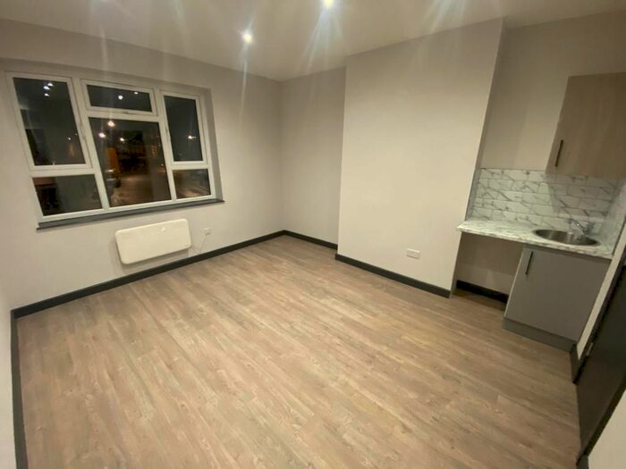 Studio To Rent In Sydenham Road, London, SE26