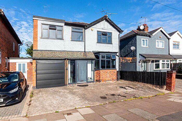 4 Bedroom Semi-Detached House For Sale In Aylestone Drive, Leicester, LE2