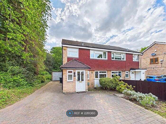 3 Bedroom Semi-Detached House To Rent In Greenbank Road, Watford, WD17